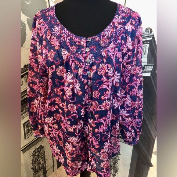 Beautiful blouse by Beachlunchlounge - Picture 1 of 2